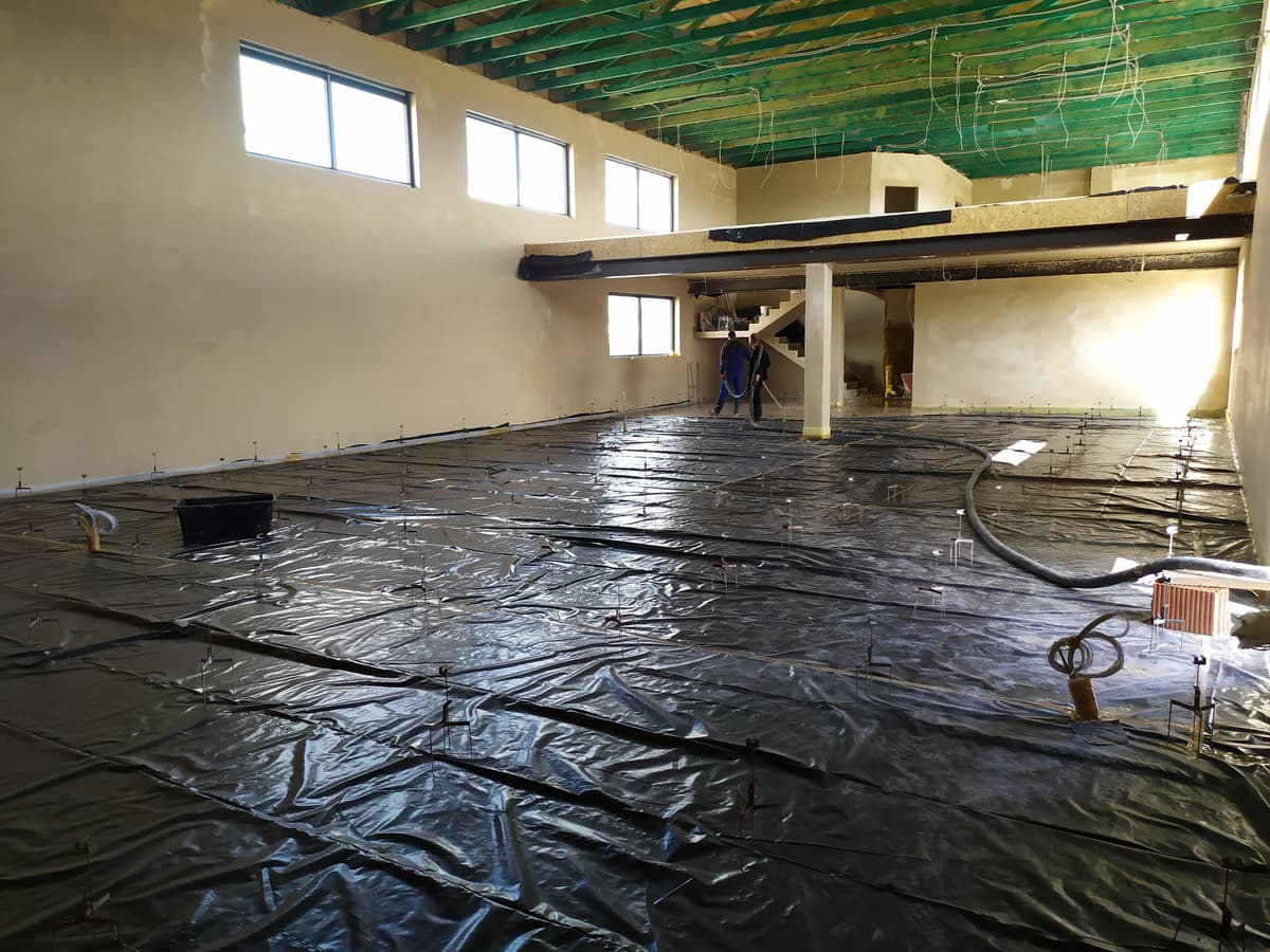 Posadzki anhydrytowe 2